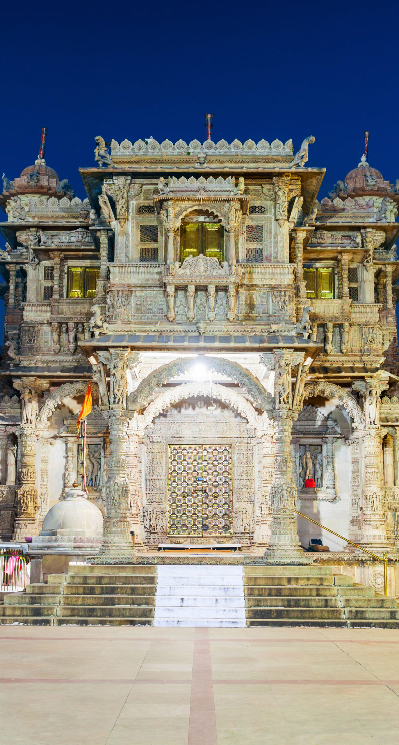 Hutheesing Jain Temple in Ahmedabad