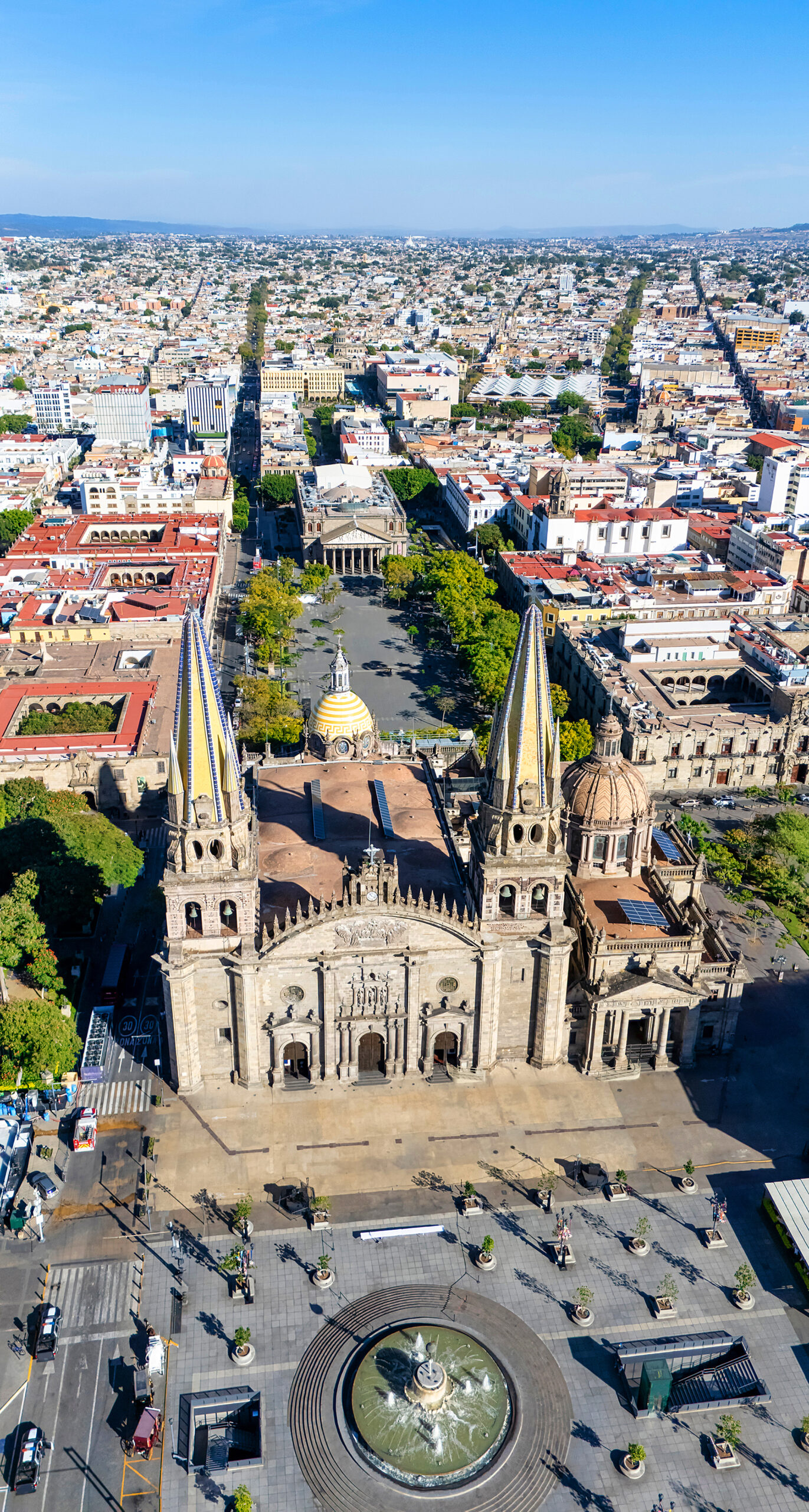 Catedral de Guadalajara, famosa por sus años de antigüedad, y