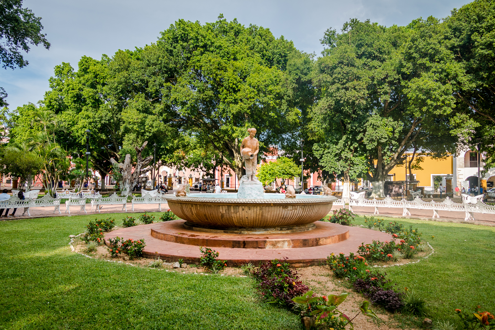 Fountain and main plaza – Valladolid, Mexico